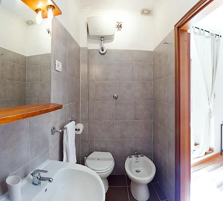 Bed & Breakfast Flavia 84 Roma 0*,  Italia