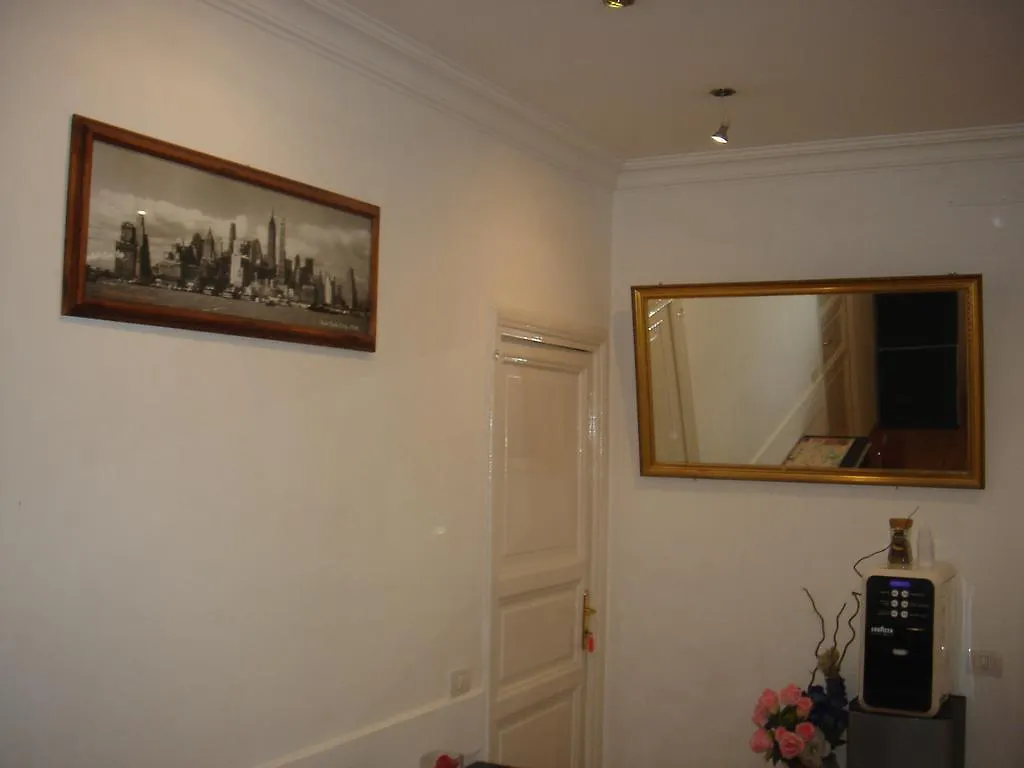 Bed & Breakfast Flavia 84 Roma 0*,  Italia